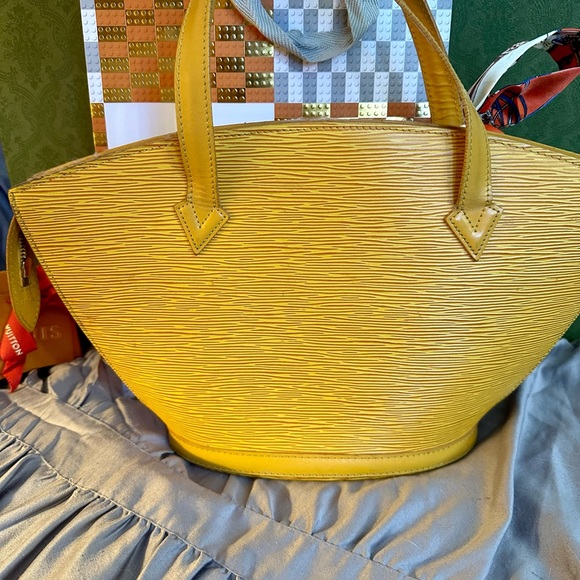 Auth LV Epi Saint Jacques Shoulder Bag - Picture 2 of 12